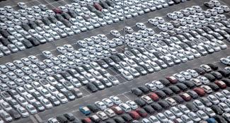 Designing new generation Vehicle Distribution Centres